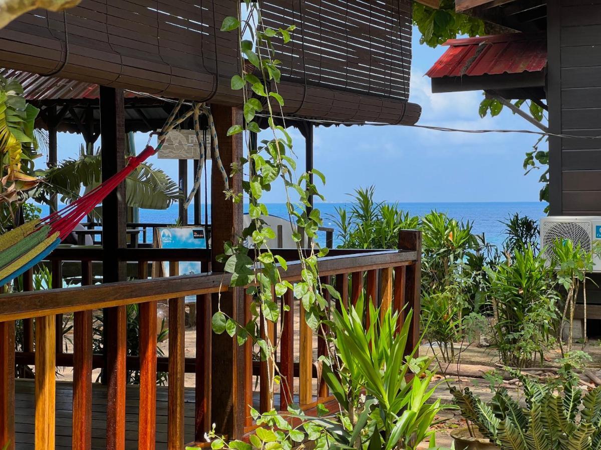 Swiss Cottage Tioman Kampong Ayer Batang Esterno foto
